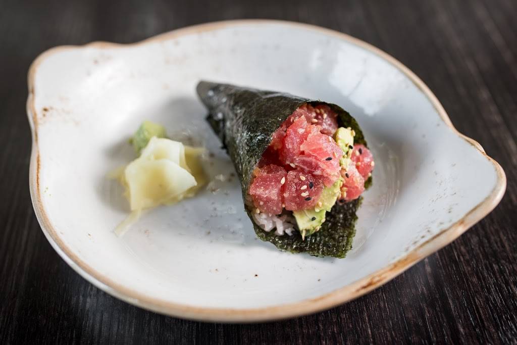 West Loop Sushi | restaurant | 1027 W Madison St # 2, Chicago, IL 60654, USA | 3125664121 OR +1 312-566-4121