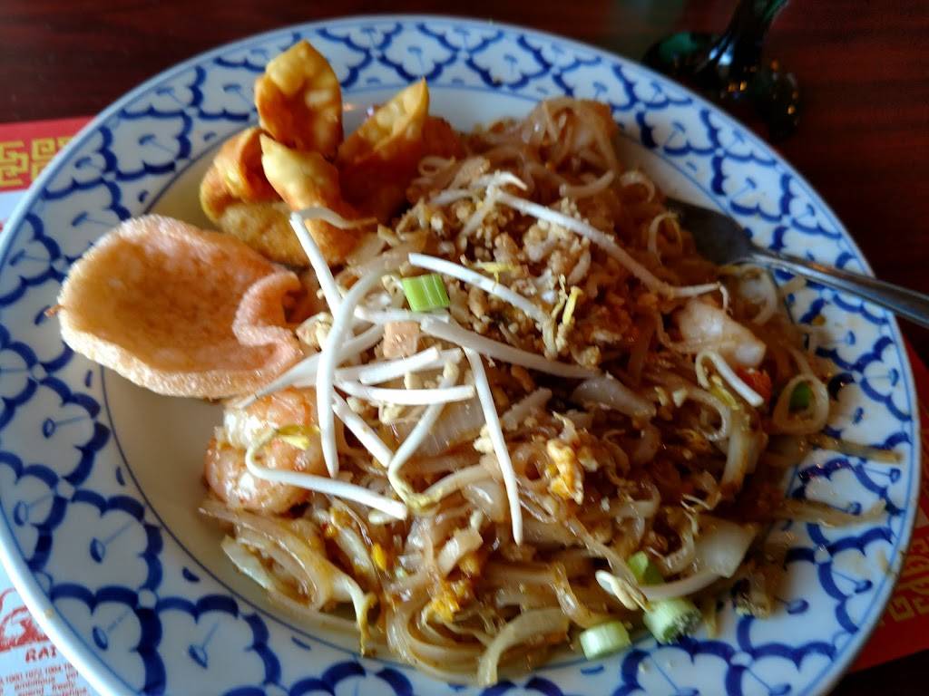 Thai Tradition | restaurant | 650 N Carriage Pkwy, Wichita, KS 67208, USA | 3166871500 OR +1 316-687-1500