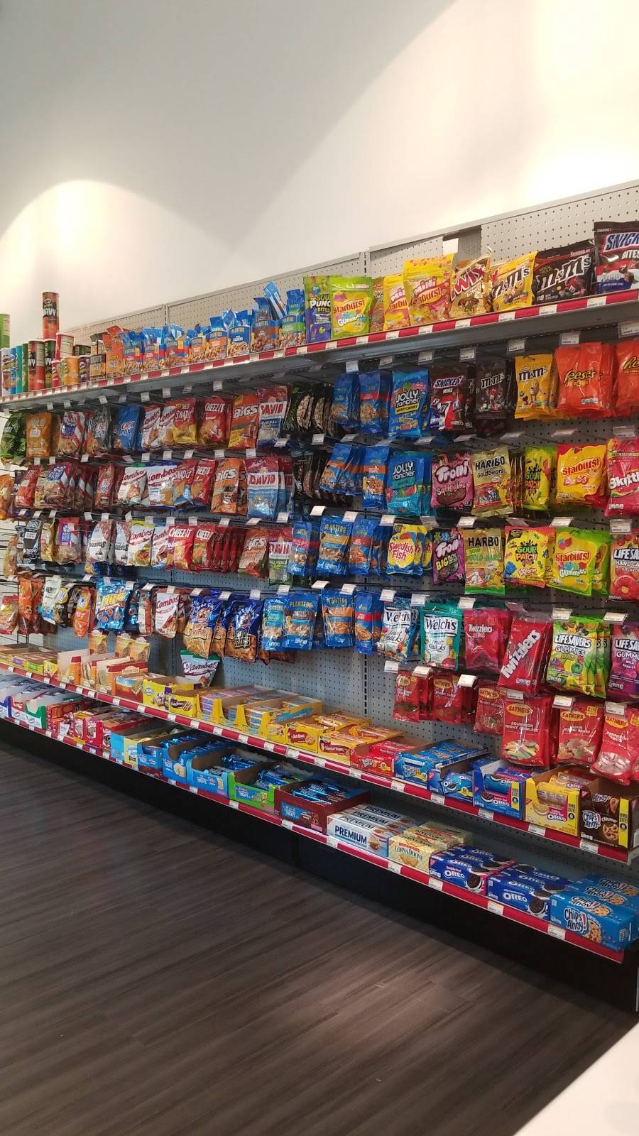 Downtown Snacks | meal takeaway | 615 Griswold St Suite 106, Detroit, MI 48226, USA | 3133500198 OR +1 313-350-0198