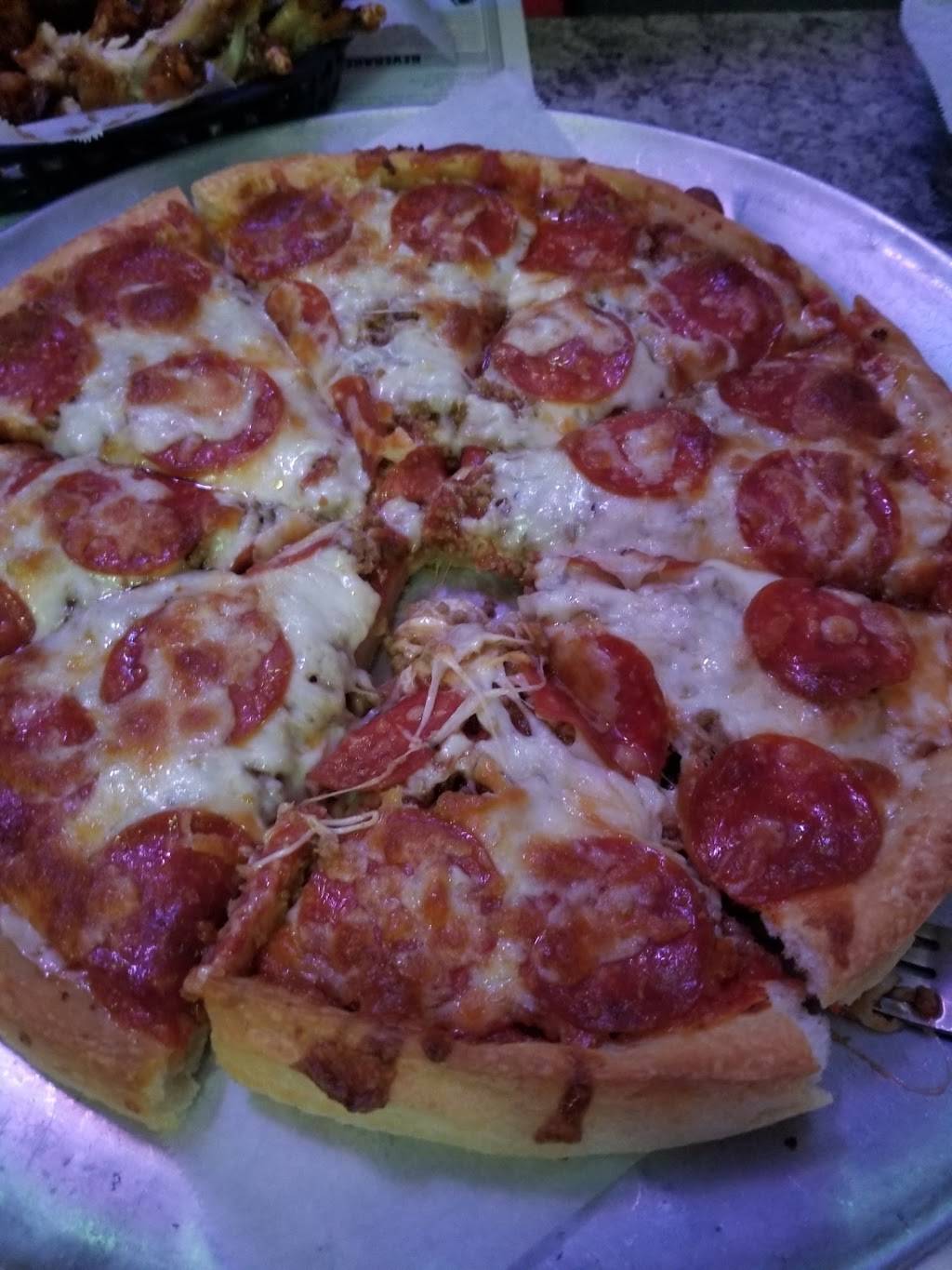 LA Villa Sports Bar & Grille | restaurant | 810 Youngstown-Poland Rd, Struthers, OH 44471, USA | 3307558744 OR +1 330-755-8744