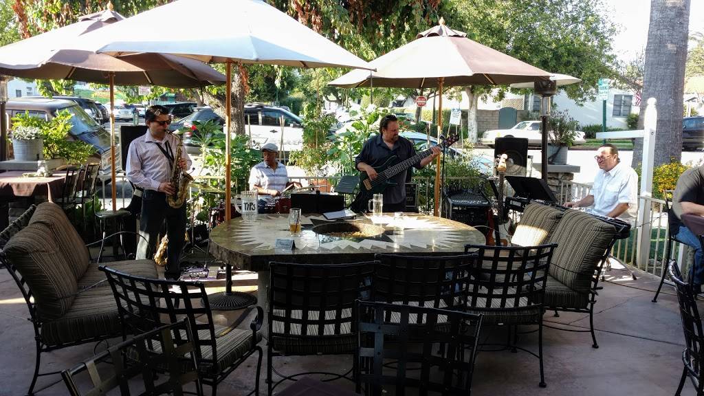 Chases La Verne | restaurant | 2079 Bonita Ave #100, La Verne, CA 91750, USA | 9095966810 OR +1 909-596-6810