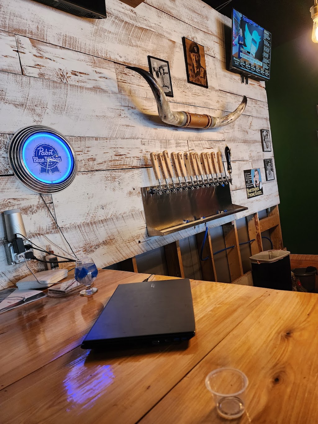 The Icehouse of Oakland | restaurant | 200 Chickasaw Ridge Dr #14, Oakland, TN 38060, USA | 9012356804 OR +1 901-235-6804