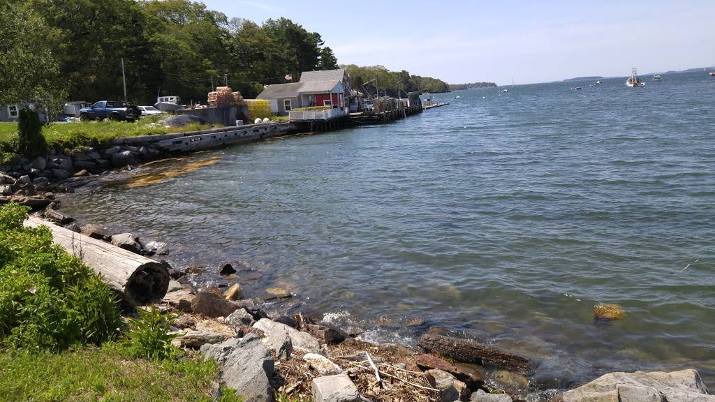 Allens Sea Food | restaurant | 119 Lookout Point Rd, Harpswell, ME 04079, USA | 2078332828 OR +1 207-833-2828