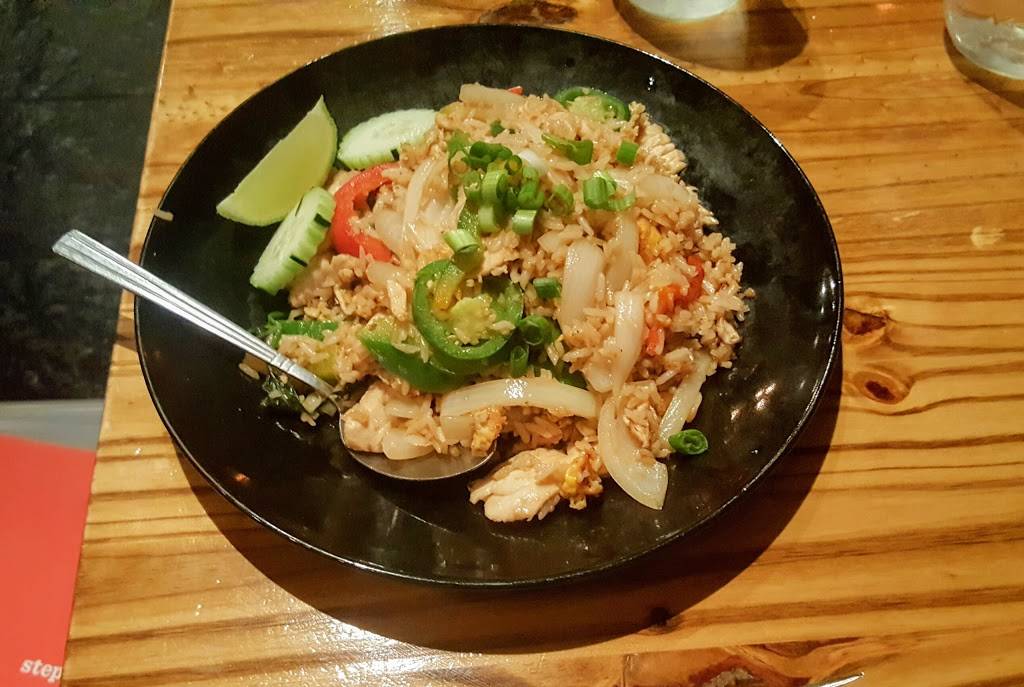 Circle Sushi & Grill | restaurant | 1623 N Halsted St, Chicago, IL 60614, USA | 7735756269 OR +1 773-575-6269