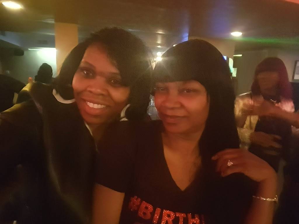 Spot At 76th | restaurant | 5954 N 76th St, Milwaukee, WI 53218, USA | 4142319202 OR +1 414-231-9202