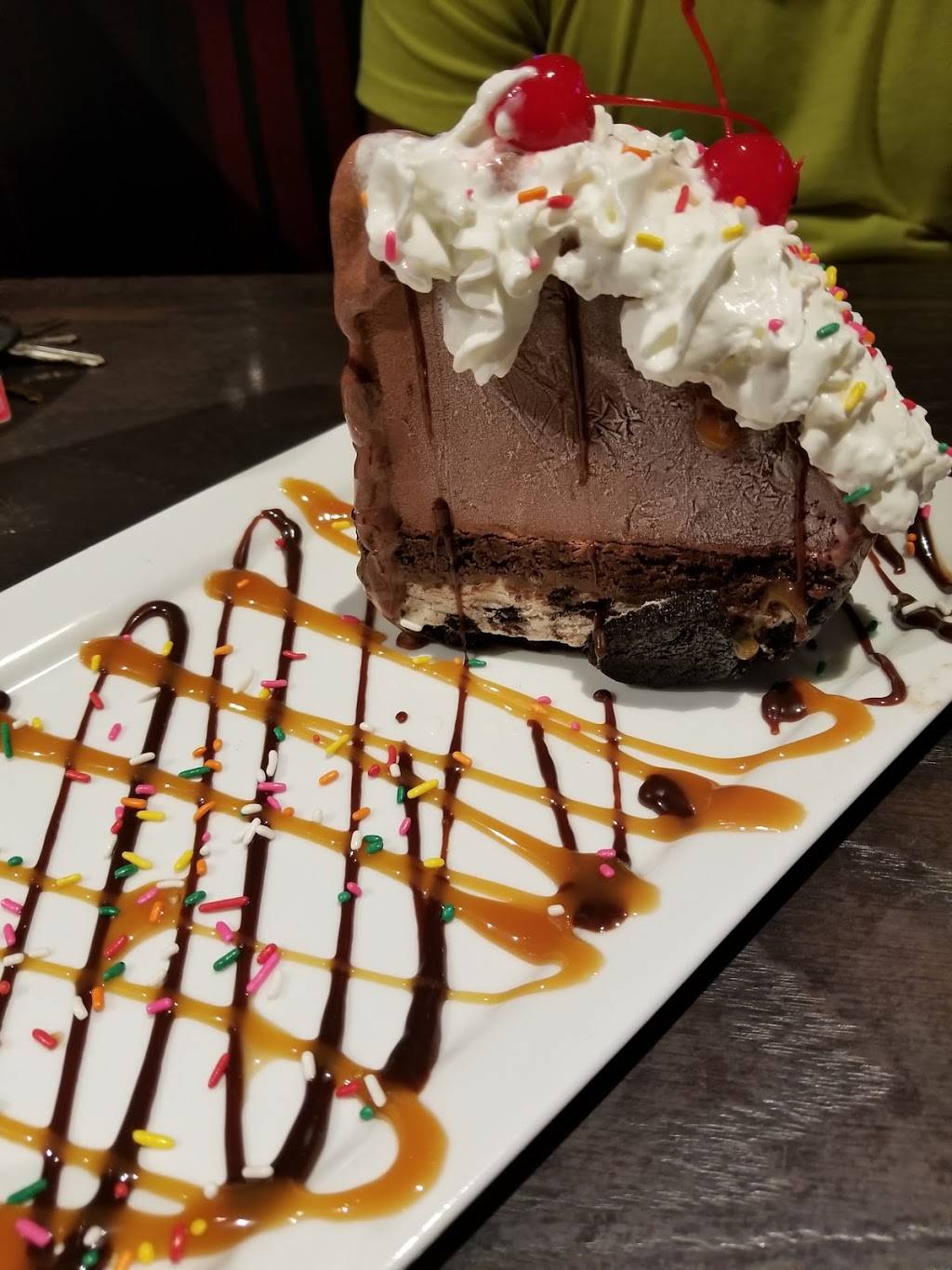 Red Robin Gourmet Burgers and Brews | restaurant | 4 Restaurant Park Dr S, Owings Mills, MD 21117, USA | 4433940999 OR +1 443-394-0999