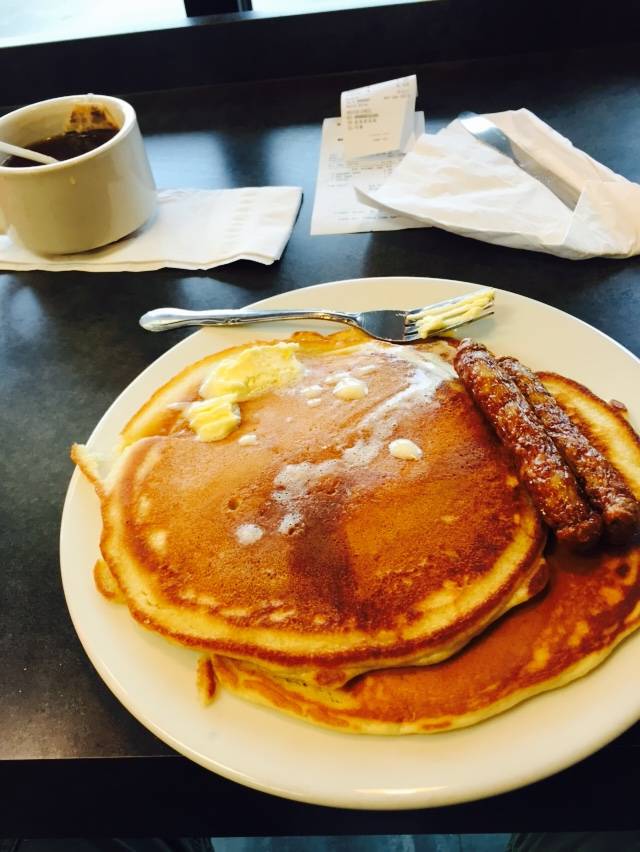 Nicoles Restaurant | restaurant | 1477 S Hawkins Ave, Akron, OH 44320, USA | 3308690959 OR +1 330-869-0959