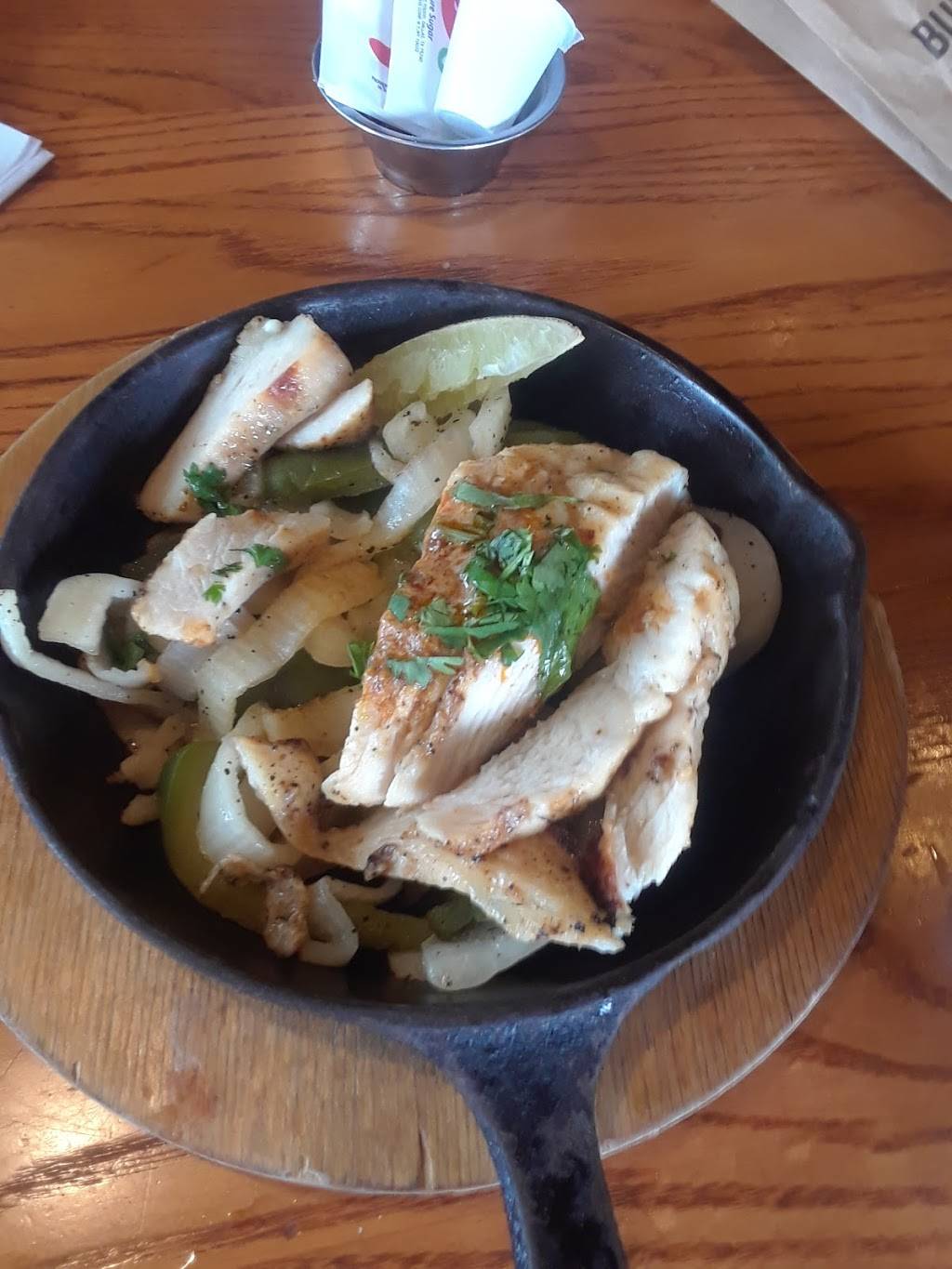 Chilis Grill & Bar | meal takeaway | 8071 Challis Rd, Brighton, MI 48116, USA | 8102298338 OR +1 810-229-8338