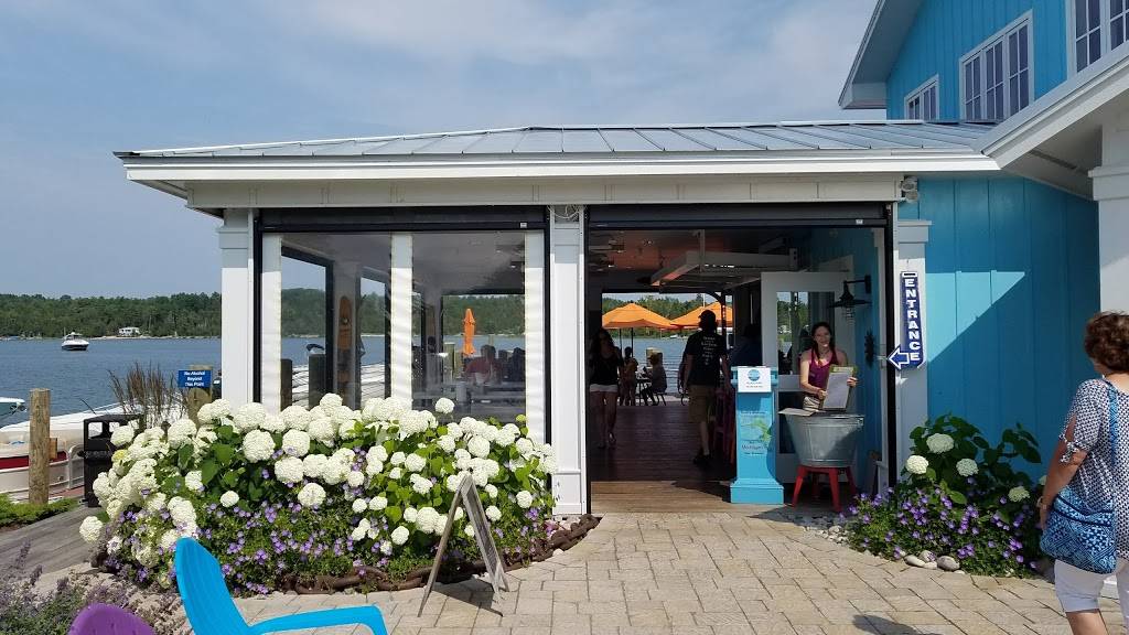 The Landing | restaurant | 10231 Ferry Rd, Charlevoix, MI 49720, USA | 2315479036 OR +1 231-547-9036