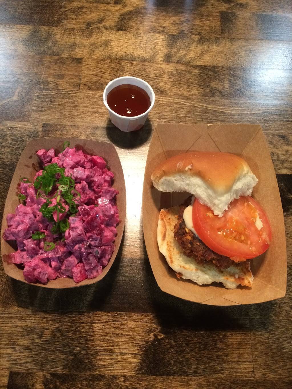 Oskar’s Slider Bar | restaurant | 3799 Poplar Level Rd, Louisville, KY 40213, USA | 5023959010 OR +1 502-395-9010