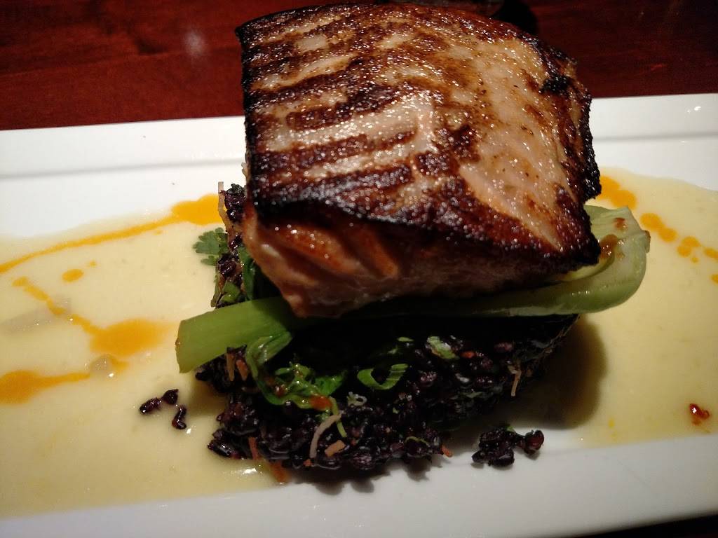 Ellas Fine Food & Drink | restaurant | 2 Tower St, Westerly, RI 02891, USA | 4013150606 OR +1 401-315-0606