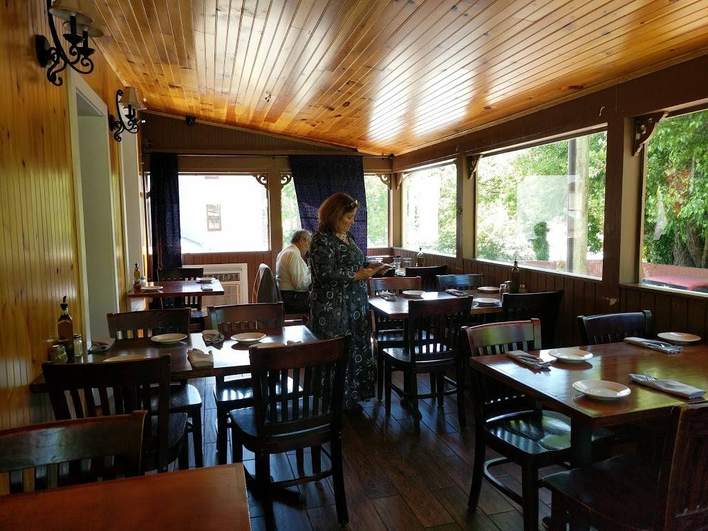 Paccis Trattoria | restaurant | 6 Post Office Rd, Silver Spring, MD 20910, USA | 3015880867 OR +1 301-588-0867