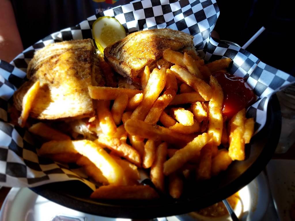 The Grille | restaurant | 424 S 44th St, Mt Vernon, IL 62864, USA | 6182461700 OR +1 618-246-1700