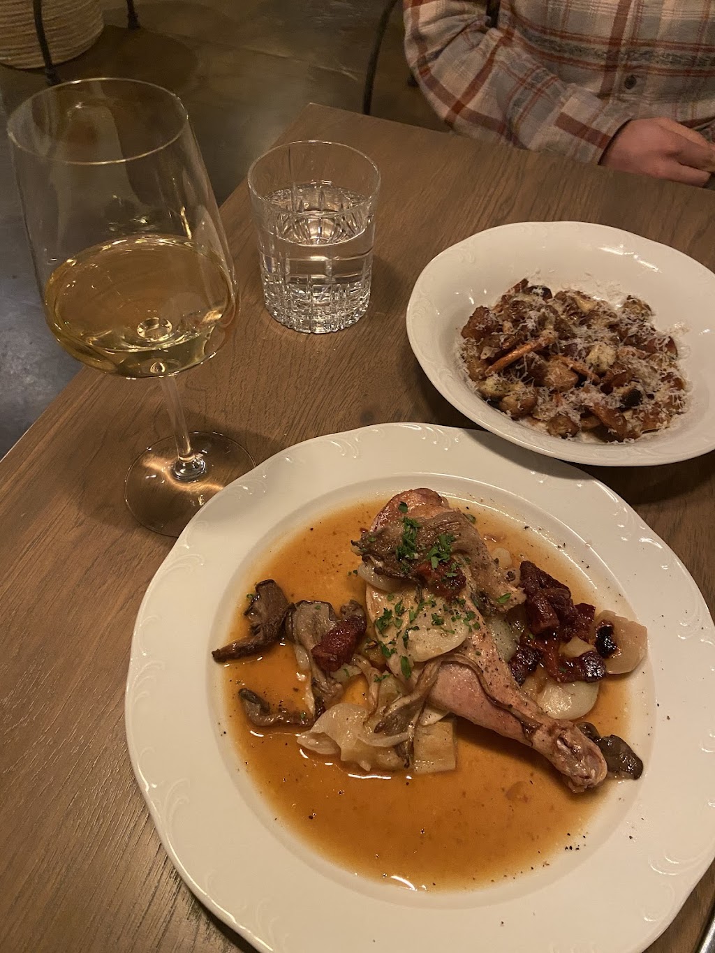 Lola Dining | restaurant | 211 Broad St, Nevada City, CA 95959, USA | 5303627605 OR +1 530-362-7605