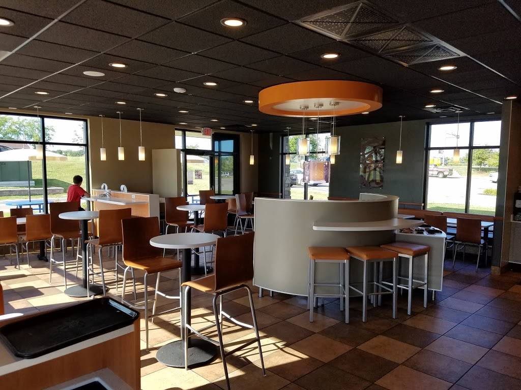 Taco Bell | meal takeaway | S69W15615 W Janesville Rd, Muskego, WI 53150, USA | 4144254527 OR +1 414-425-4527