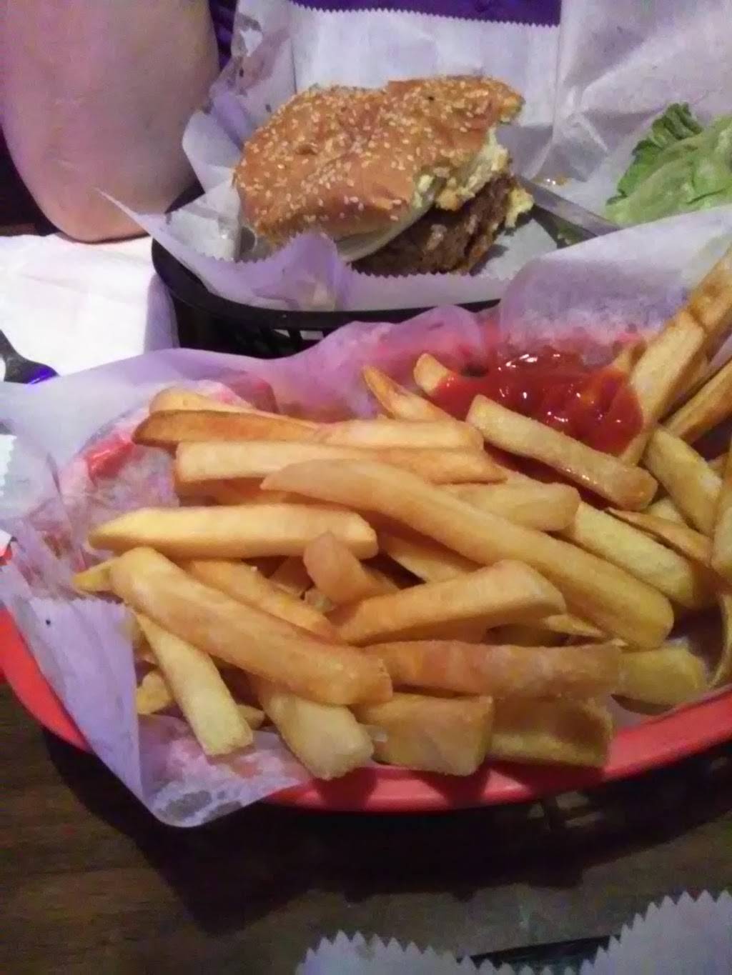 Sentimental Lady Saloon | restaurant | 36509 Jefferson Ave, Harrison Charter Township, MI 48045, USA | 5864655230 OR +1 586-465-5230