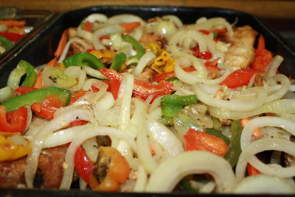 Lloyds Jamaican Restaurant | restaurant | 1710 Jane St, York, ON M9N 2S4, Canada | 4162422436 OR +1 416-242-2436