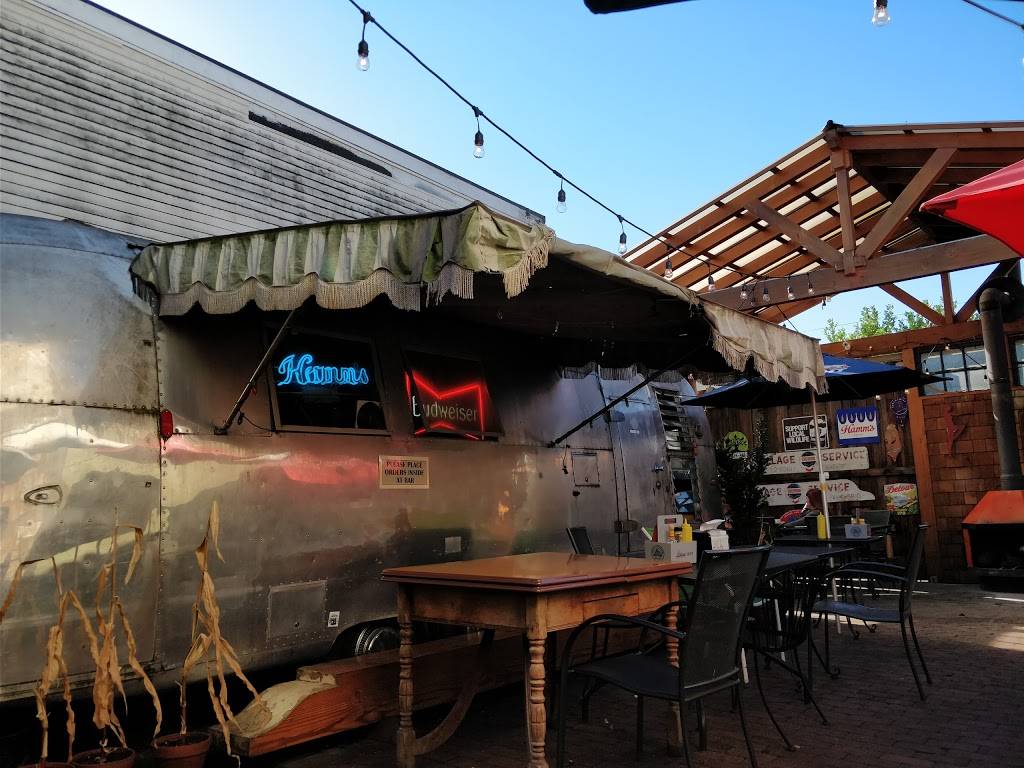 Lorettas Northwesterner | restaurant | 8617 14th Ave S, Seattle, WA 98108, USA | 2063279649 OR +1 206-327-9649