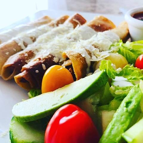 Restaurant Ola Latina | restaurant | 10701 Avenue Bellevois, Montréal-Nord, QC H1H 3C7, Canada | 5146565060 OR +1 514-656-5060