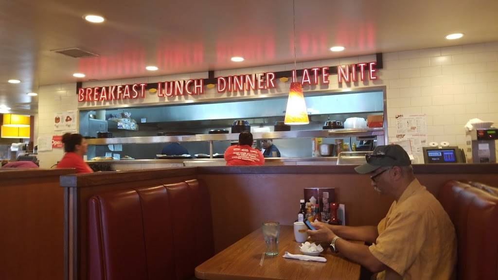 Dennys | restaurant | 570 E 4th St, Perris, CA 92570, USA | 9516571123 OR +1 951-657-1123