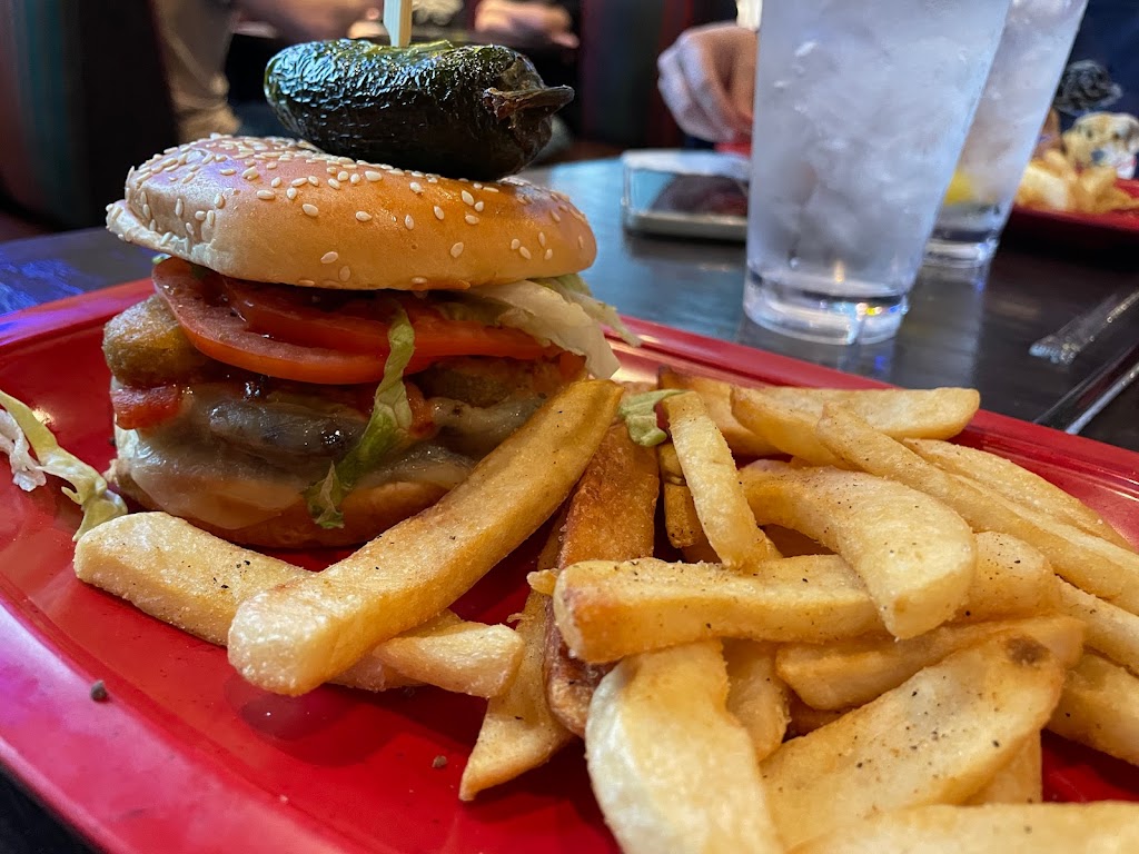 Red Robin Gourmet Burgers and Brews | restaurant | 20220 I-30, Benton, AR 72019, USA | 5016727590 OR +1 501-672-7590
