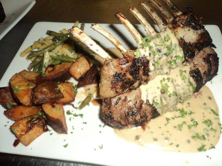 Linguines Italian Restaurant | restaurant | 257 N Front St, Belleville, ON K8P 3C2, Canada | 6139625444 OR +1 613-962-5444