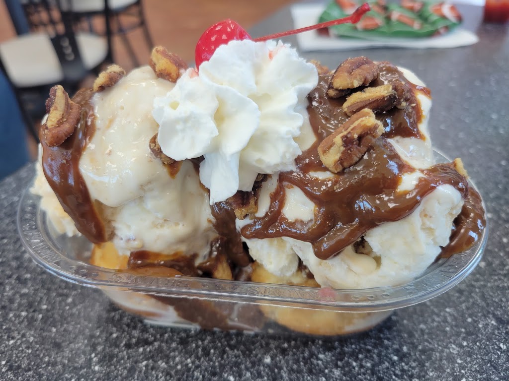 Braums Ice Cream & Burger Restaurant | restaurant | 2612 Fir St, Perry, OK 73077, USA | 5803368905 OR +1 580-336-8905