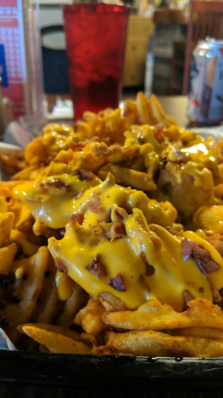 R & M Restaurant | restaurant | 101 W Market St, Corning, NY 14830, USA | 6079369679 OR +1 607-936-9679