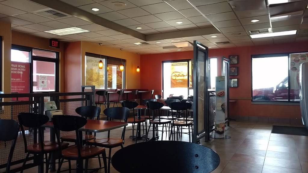 Jack in the Box | restaurant | 2560 N Perris Blvd Bldg X, Perris, CA 92571, USA | 9519432975 OR +1 951-943-2975