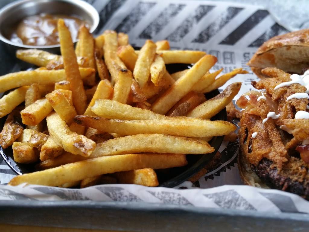 The WORKS Gourmet Burger Bistro | restaurant | 589 Fairway Rd S, Kitchener, ON N2C 1X4, Canada | 5198936600 OR +1 519-893-6600