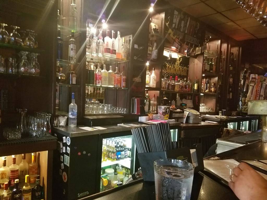 Toad Hall Pub | restaurant | 611 Wisconsin Ave, Racine, WI 53403, USA | 2626326389 OR +1 262-632-6389