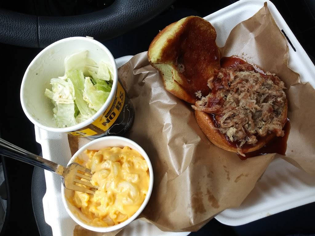 Dickeys Barbecue Pit | restaurant | 210 E Parkwood Dr, Friendswood, TX 77546, USA | 2819478455 OR +1 281-947-8455