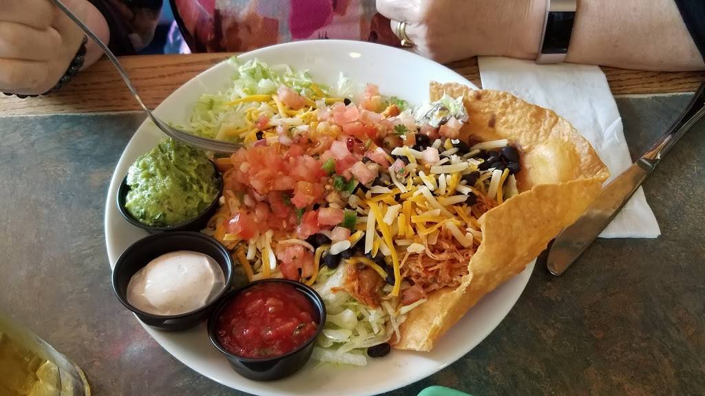 Ground Round | restaurant | 32 Smithfield Blvd, Plattsburgh, NY 12901, USA | 5185612897 OR +1 518-561-2897