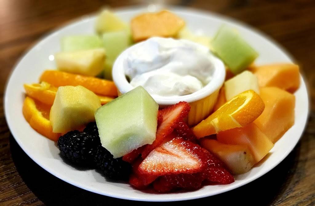 Highrail, Southern Eatery | restaurant | ​122 Main St, Thomson, GA 30824, USA | 7069865982 OR +1 706-986-5982