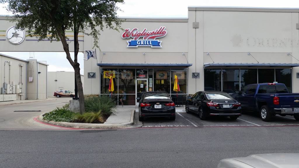 Wrigleyville Grill | restaurant | 602 Northwest Loop 410 #146, San Antonio, TX 78216, USA | 2103699833 OR +1 210-369-9833