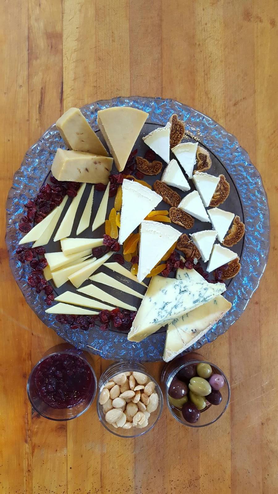 Madison Cheese Shop & Cafe | cafe | 119 Samson Rock Dr, Madison, CT 06443, USA | 2032455168 OR +1 203-245-5168