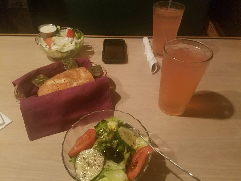 Giovannis Restaurante | restaurant | 1622 Thomaston Ave, Waterbury, CT 06704, USA | 2035741041 OR +1 203-574-1041