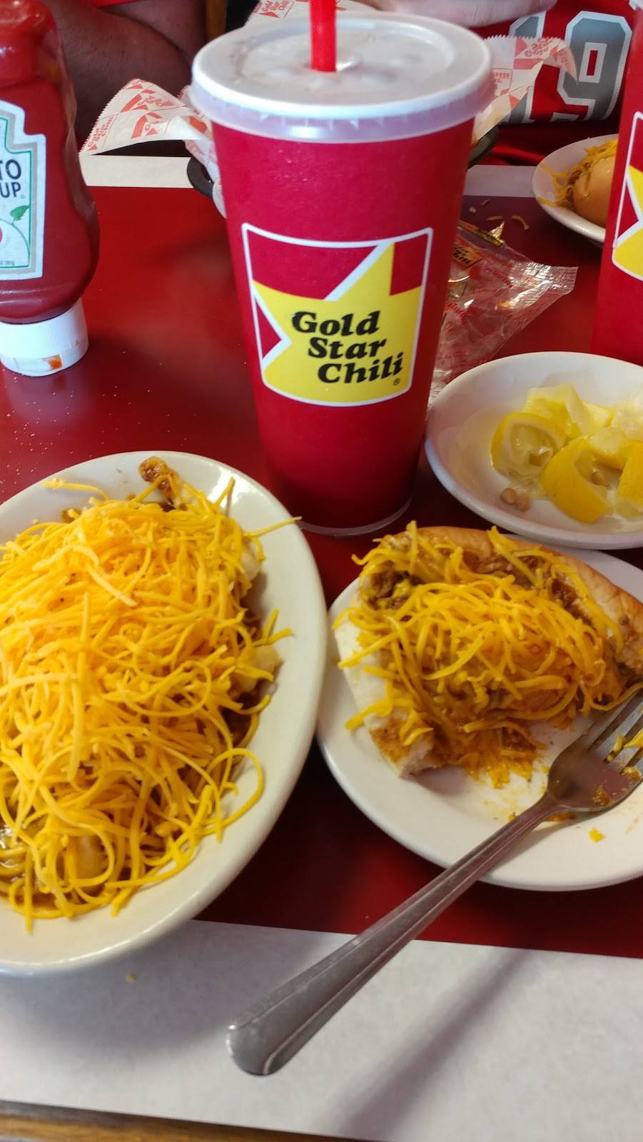 Gold Star Chili | restaurant | 8253 Colerain Ave, Cincinnati, OH 45239, USA | 5133857132 OR +1 513-385-7132