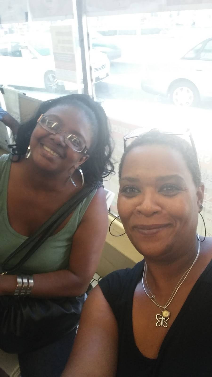 E & J Seafood | restaurant | 424 E Manchester Blvd, Inglewood, CA 90301, USA | 3106730113 OR +1 310-673-0113