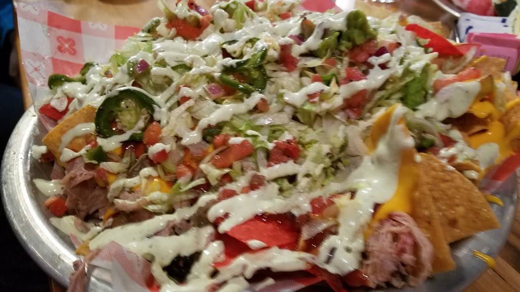 Urban Farmhouse | restaurant | 15 Central Blvd, Highland, IL 62249, USA | 6186510007 OR +1 618-651-0007