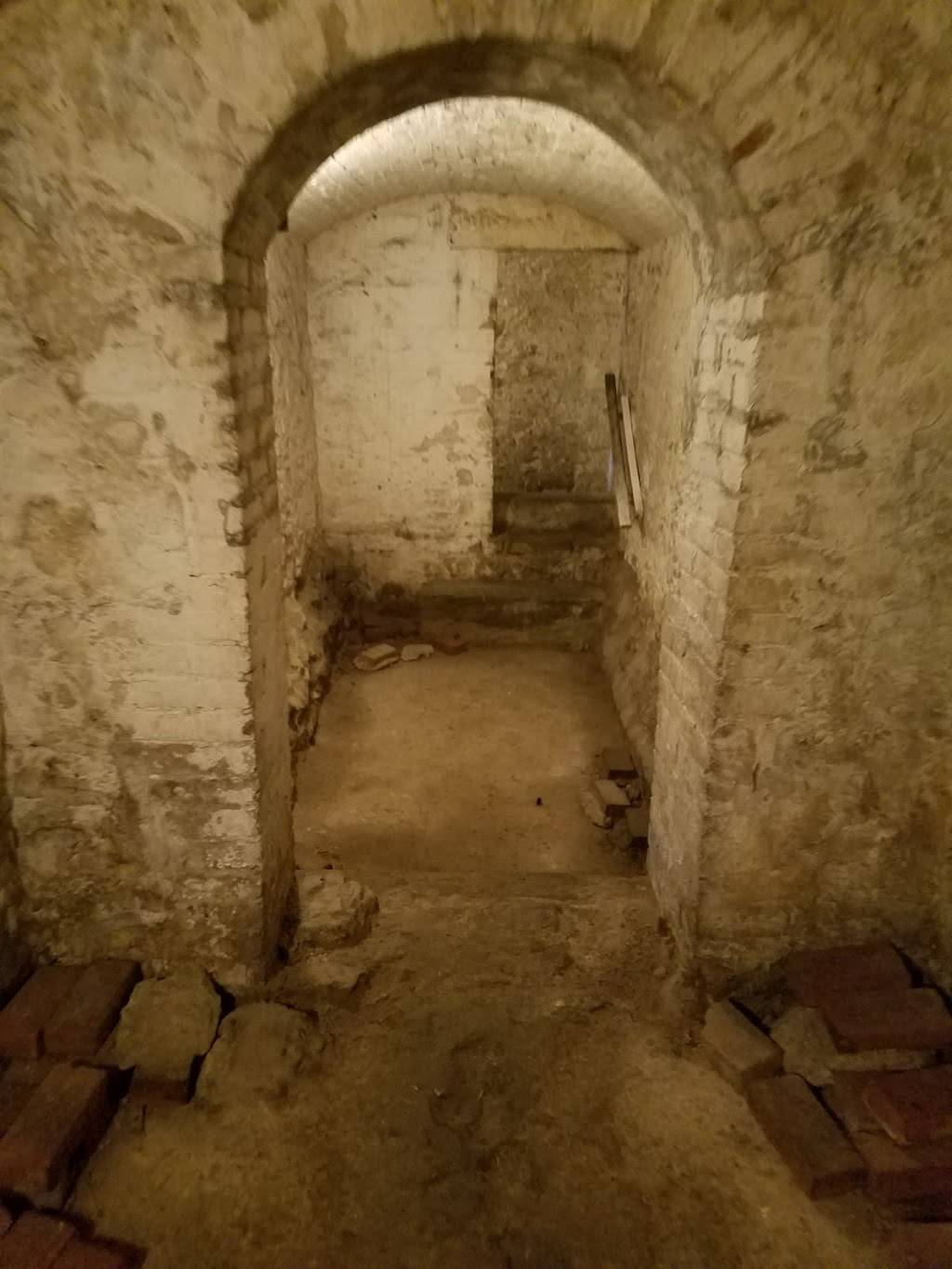 Fort Mifflin | restaurant | 1 Fort Mifflin Rd, Philadelphia, PA 19153, USA | 2156854167 OR +1 215-685-4167