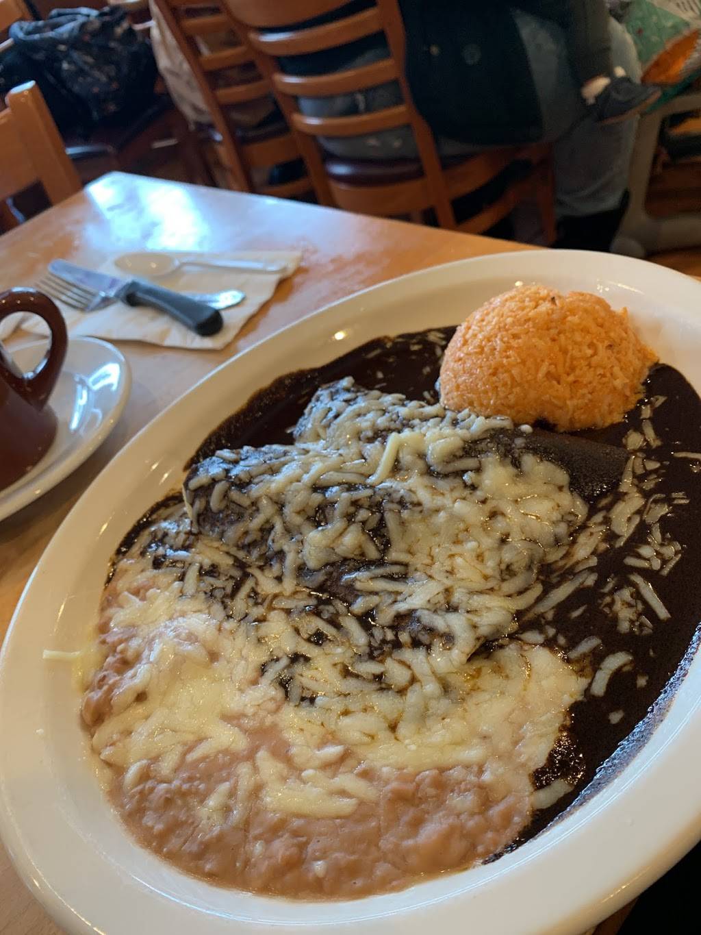 Juquila Restaurant | restaurant | 11619 Santa Monica Blvd, Los Angeles, CA 90025, USA | 3103121079 OR +1 310-312-1079