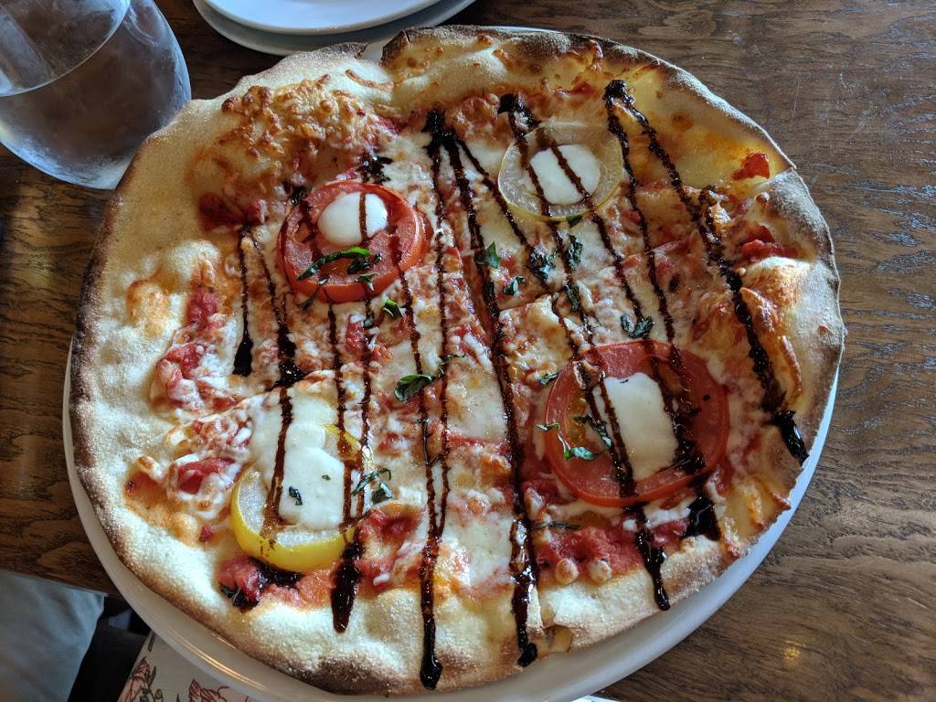 Baxters Landing | restaurant | 419 King St W #2030a, Oshawa, ON L1J 2K5, Canada | 9052150132 OR +1 905-215-0132