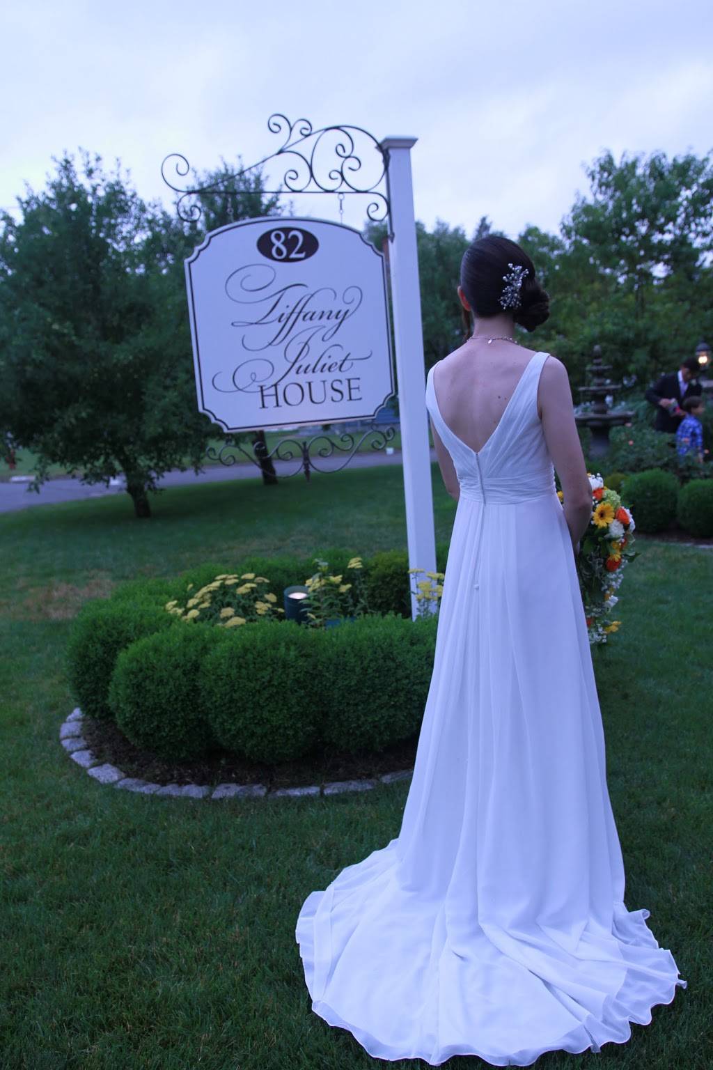 Tiffany Juliet House | restaurant | 82 Naubuc Ave, Glastonbury, CT 06033, USA | 8606331285 OR +1 860-633-1285