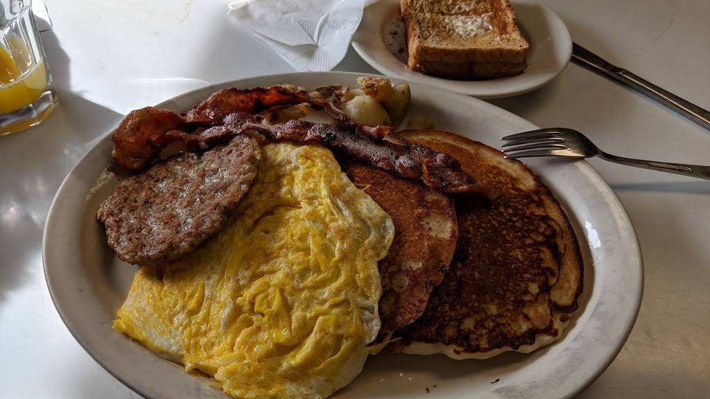 Lollys Hut | meal takeaway | 1290 Old Country Rd, Riverhead, NY 11901, USA | 6317277020 OR +1 631-727-7020