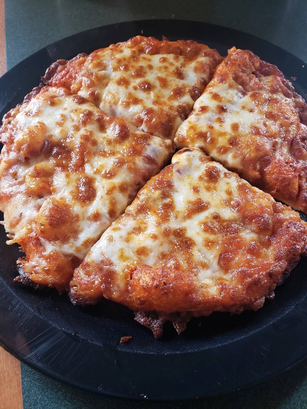 Round Table Pizza | meal delivery | 375 Alvarado St, Monterey, CA 93940, USA | 8313731351 OR +1 831-373-1351