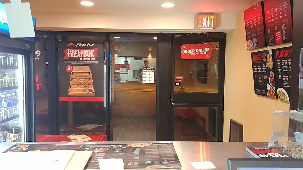 Pizza Hut | meal delivery | 168 Simcoe St, Tillsonburg, ON N4G 2J1, Canada | 5196880032 OR +1 519-688-0032