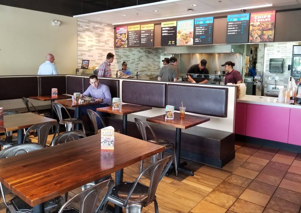 QDOBA Mexican Eats | restaurant | 16890 Chesterfield Airport Rd Suite 104, Chesterfield, MO 63005, USA | 6365309595 OR +1 636-530-9595