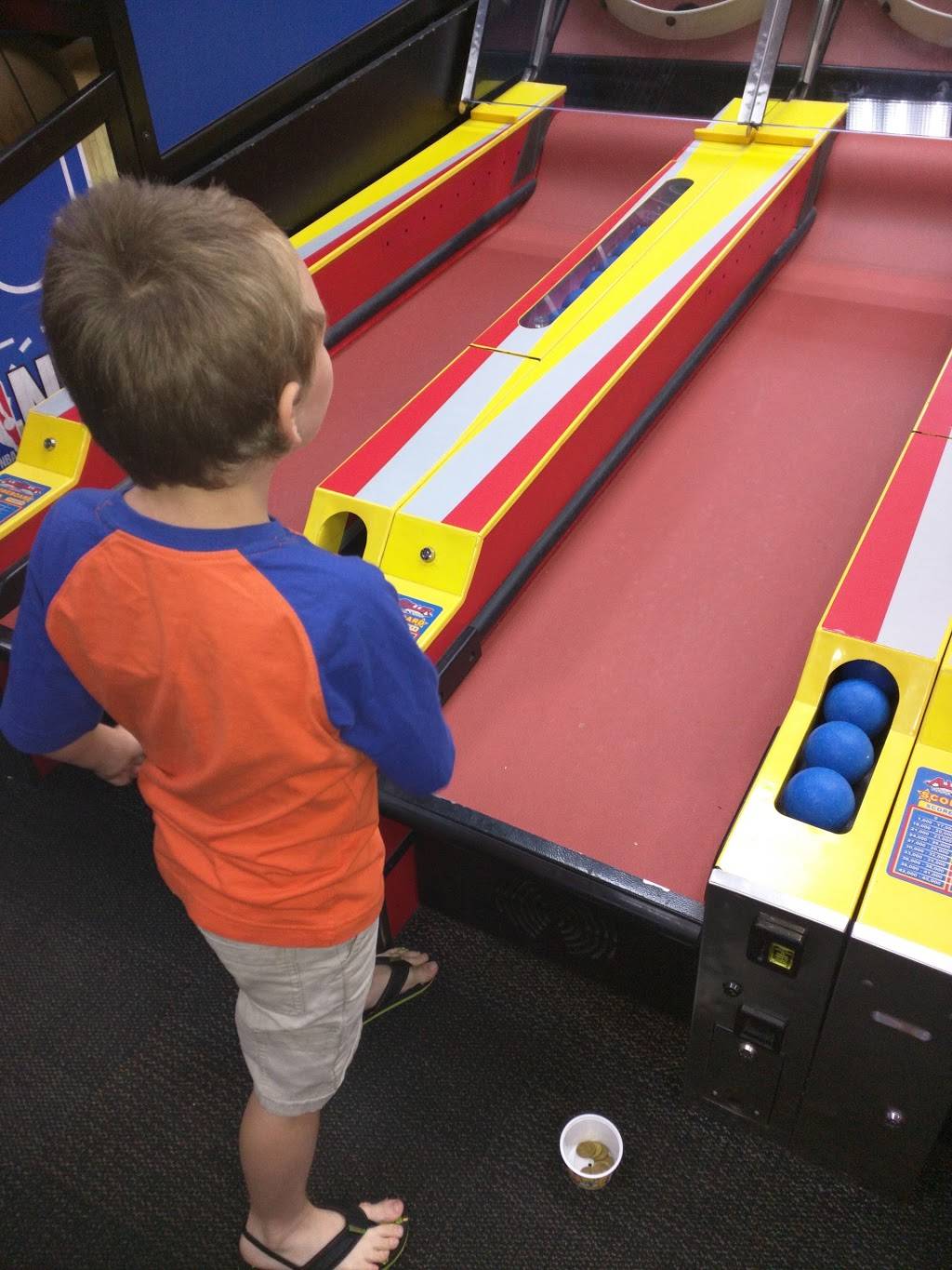 Chuck E. Cheeses | restaurant | 1000 Lehigh Valley Mall, Whitehall, PA 18052, USA | 6102669473 OR +1 610-266-9473