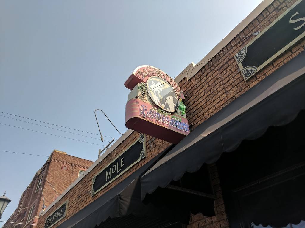 La Cucaracha Mexican Restaurante | restaurant | 36 Dale St S, St Paul, MN 55102, USA | 6512219682 OR +1 651-221-9682